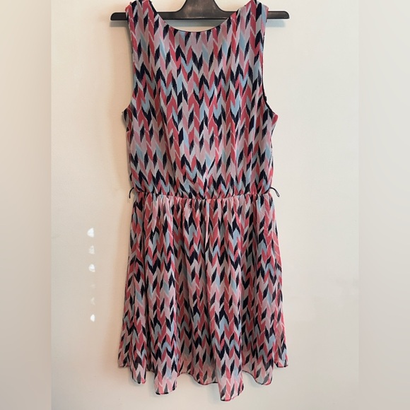 IZ Byer Dress Size S Blue/Pink/White Pattern Ruffle Trim - Picture 2 of 5